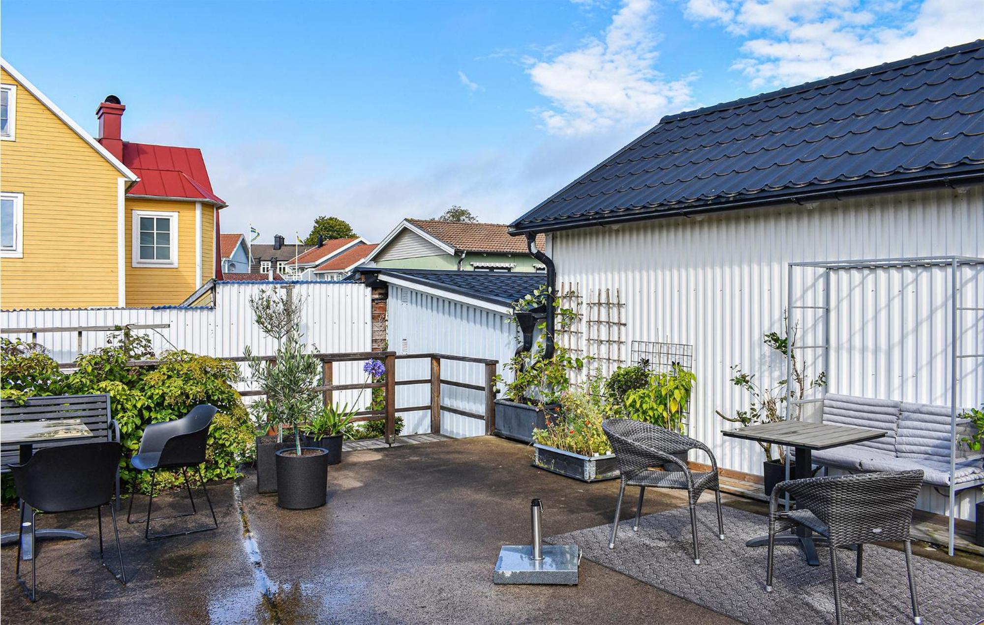 Cozy Home In Karlskrona With Kitchen Exterior foto